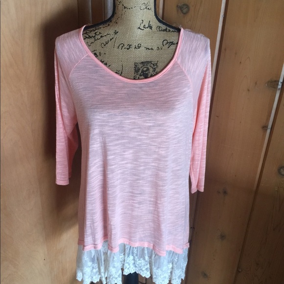Tops - NWT Lace Trim Top